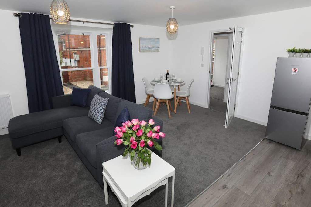 Exmouth - Apartment 1, Strand House - Modern 2 Bedroom Apartment, Perfect Location For Access To Beach & Town Centre - Sleeps 4 Guests - No Parking - Hosted By Rentmyhouse Exterior foto
